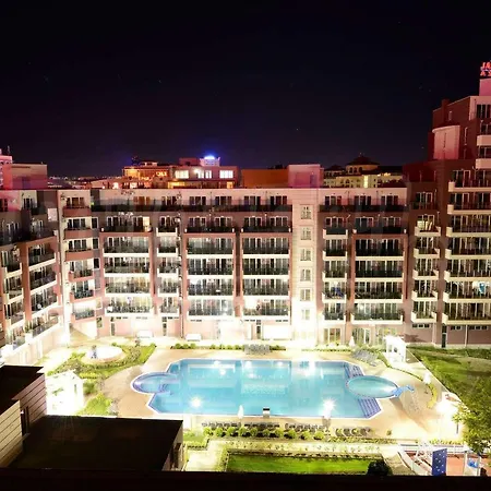 Sunny And Cosy Appartment In Admiral Plaza Hotel-3