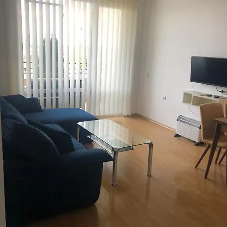 Spacious, 2 Bed Apt, Fort Orchid-3