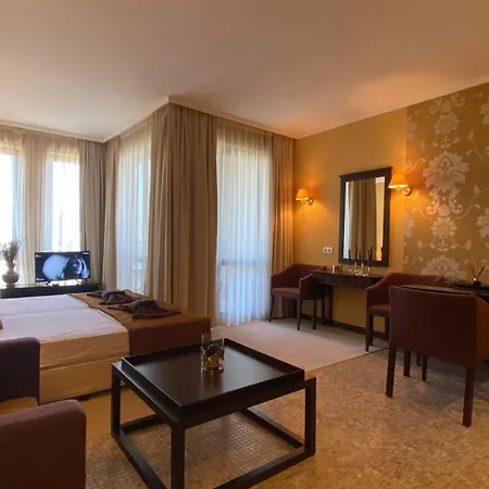 Bratanov Top Apartment-3