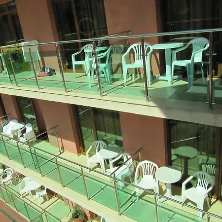 Maverick Hotel-2