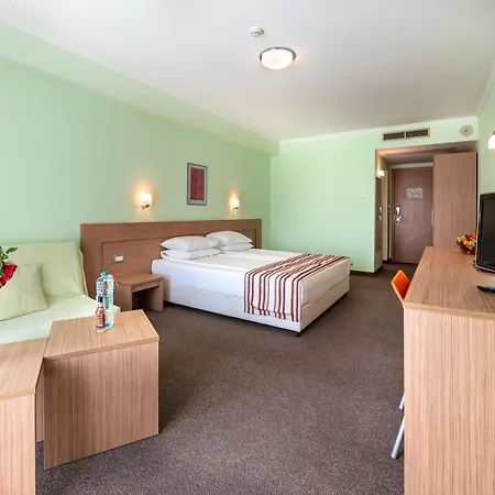 Jeravi Beach Hotel-3