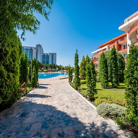 Green Fort Noks Apartments-3