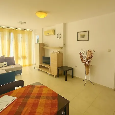 Home Comfort 3 Rooms Apartment Butterfly-3