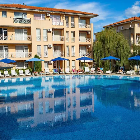 1 Bedroom Apartment In Sunny Day 6-2