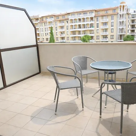 One Bedroom Guest Suite-2