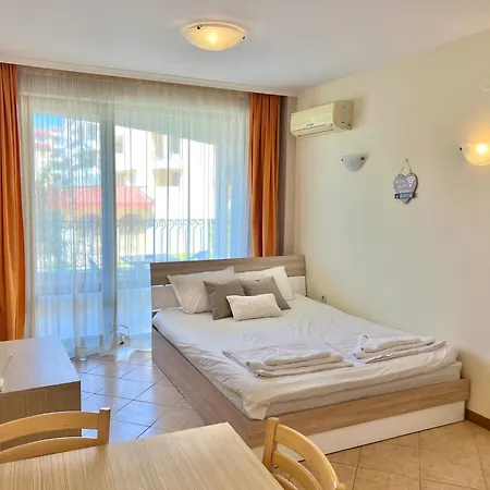 Royal Sun - Sunny Cove Apartment-2