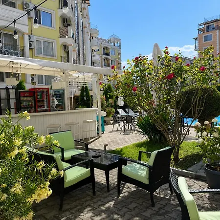 Vanilla Garden Apartments-3