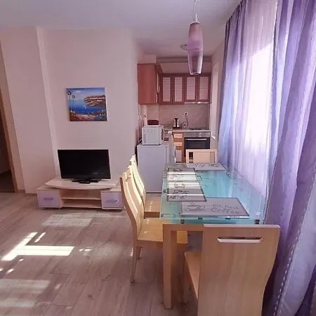 Aquaria Holiday Apartments-3