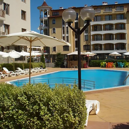 Summer Breeze Apartments-3