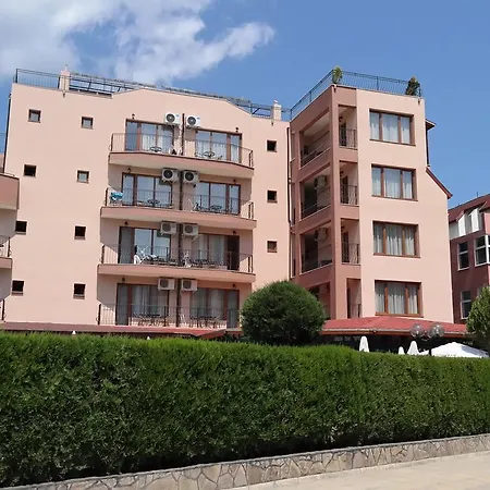 Friends Family Hotel-3