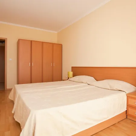 Apartments In Central Plaza-3