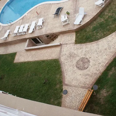 1 Bed Apartment In Sunny Day 6-2