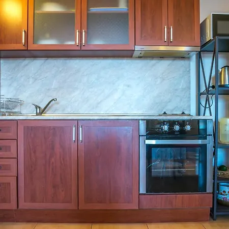 Apartment Central Plaza 1 Bedroom 63 M-2