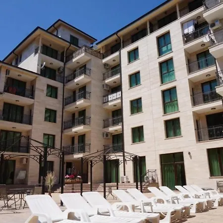 Amadeus Lux - Menada Apartments-3
